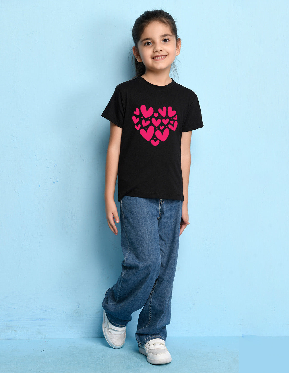 Nusyl Girls Black Heart Printed Has a Round Neck Short sleeve T-Shirts