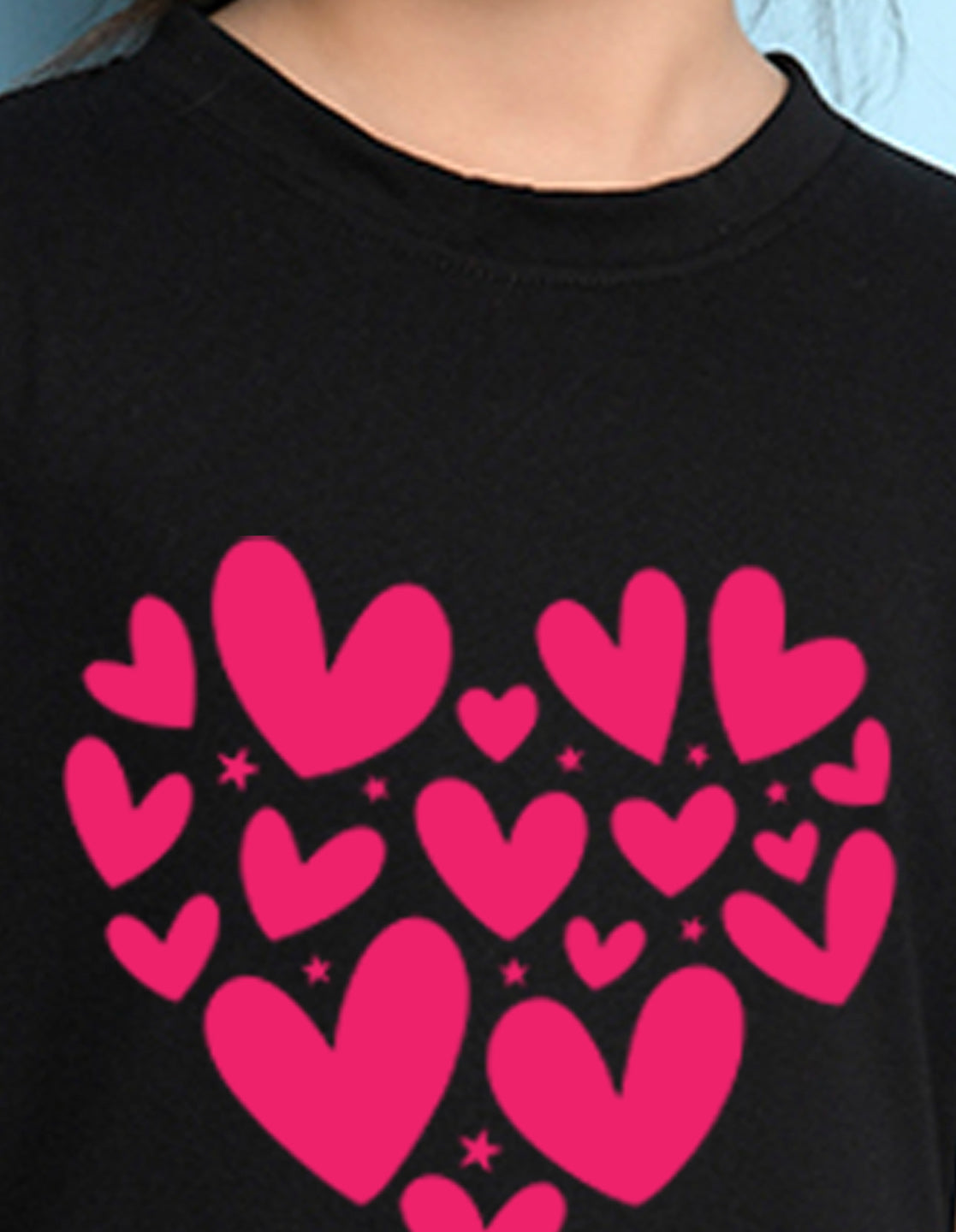 Nusyl Girls Black Heart Printed Has a Round Neck Short sleeve T-Shirts