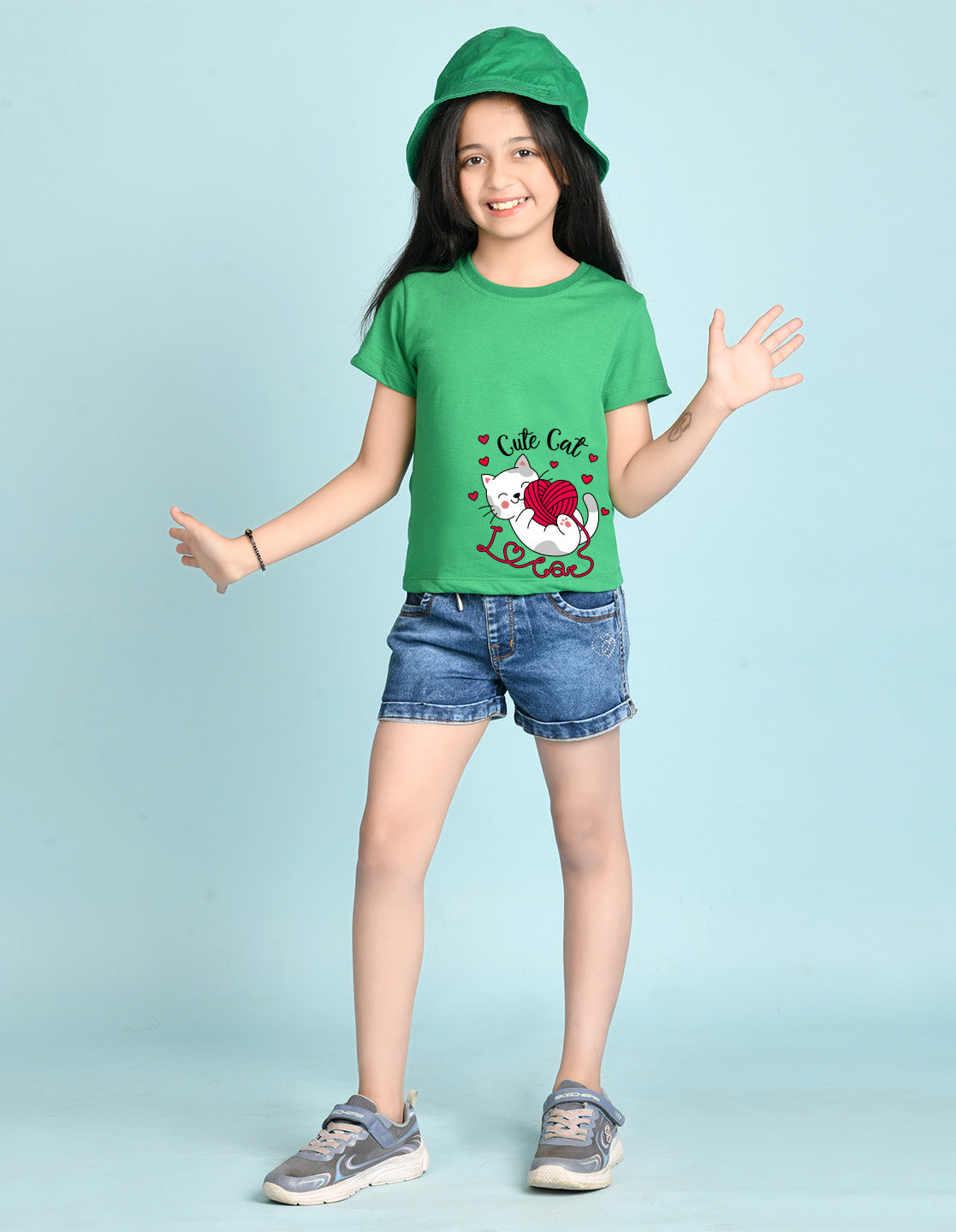 Nusyl Girl's Green Cute cat Printed Regular Fit T-Shirt