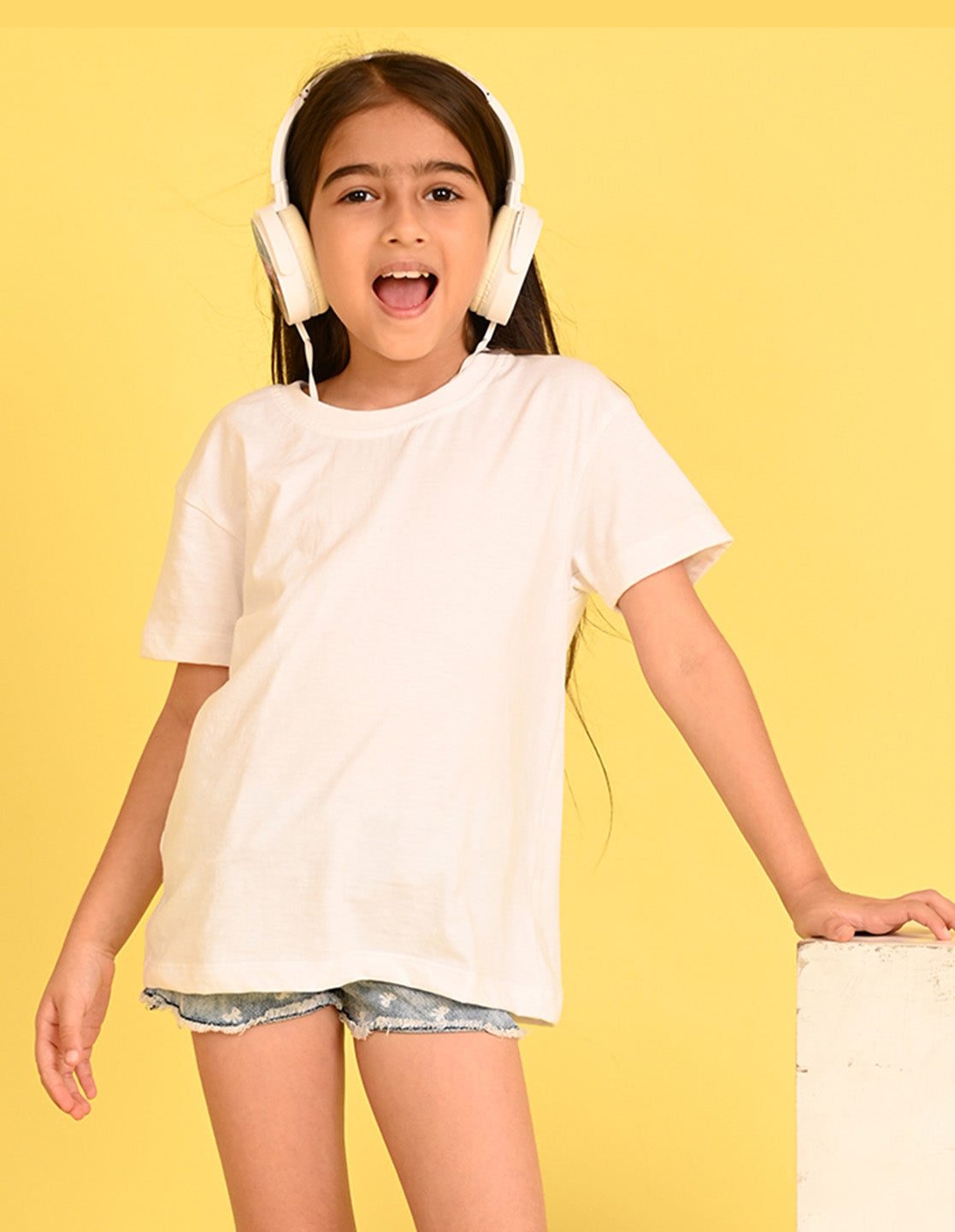 Nusyl Girl's White Smiley Face Printed Cotton blend Half Sleeve Drop Shoulder Oversized T-Shirt