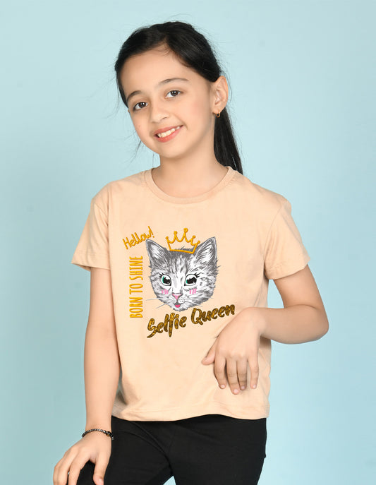 Nusyl Girl's Beige Cat Face & Selfie Queen Text Printed Regular Fit T-Shirt