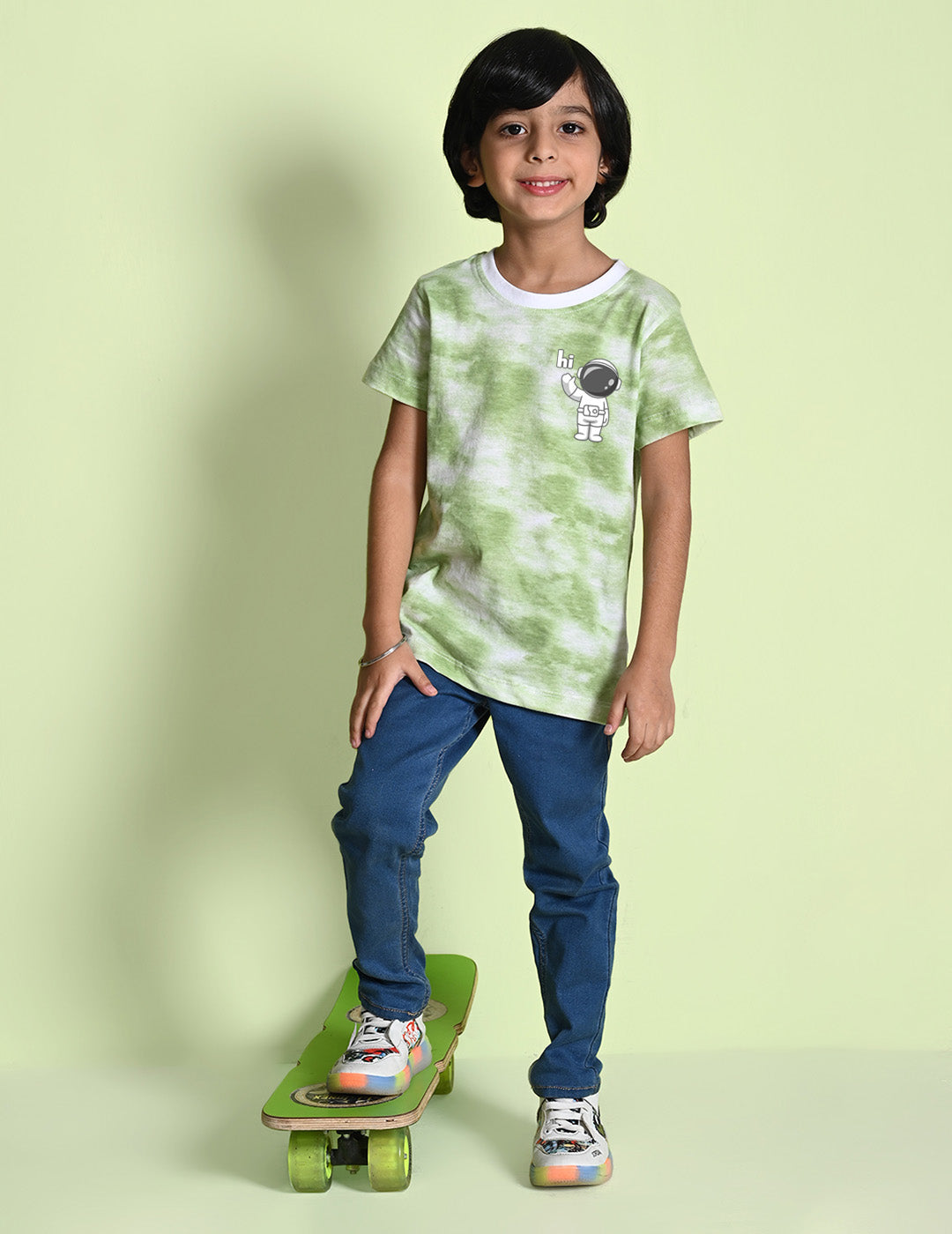 Nusyl boys astronaut printed green tie & dye t-shirt
